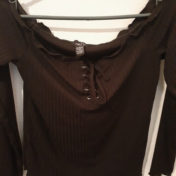 Off the shoulder long sleeve - Picture 3 of 3